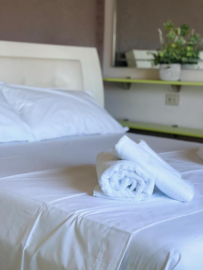 Sunkissed Centre Apartment Vlorë Eksteriør billede