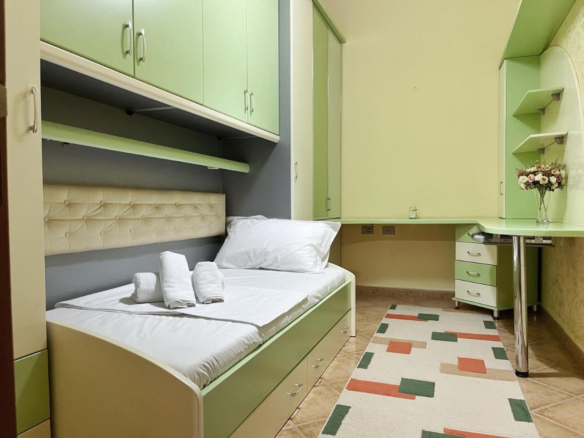 Sunkissed Centre Apartment Vlorë Eksteriør billede