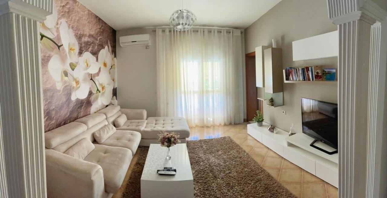 Sunkissed Centre Apartment Vlorë Eksteriør billede