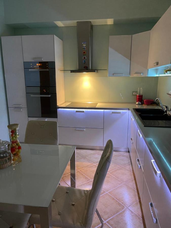 Sunkissed Centre Apartment Vlorë Eksteriør billede