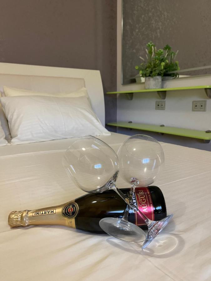 Sunkissed Centre Apartment Vlorë Eksteriør billede
