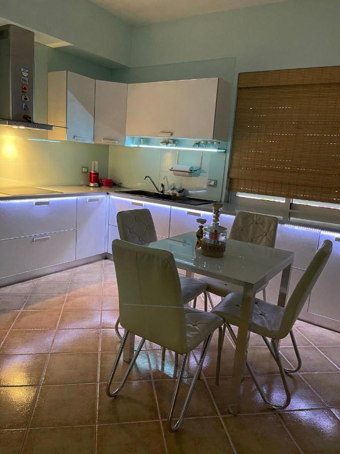 Sunkissed Centre Apartment Vlorë Eksteriør billede