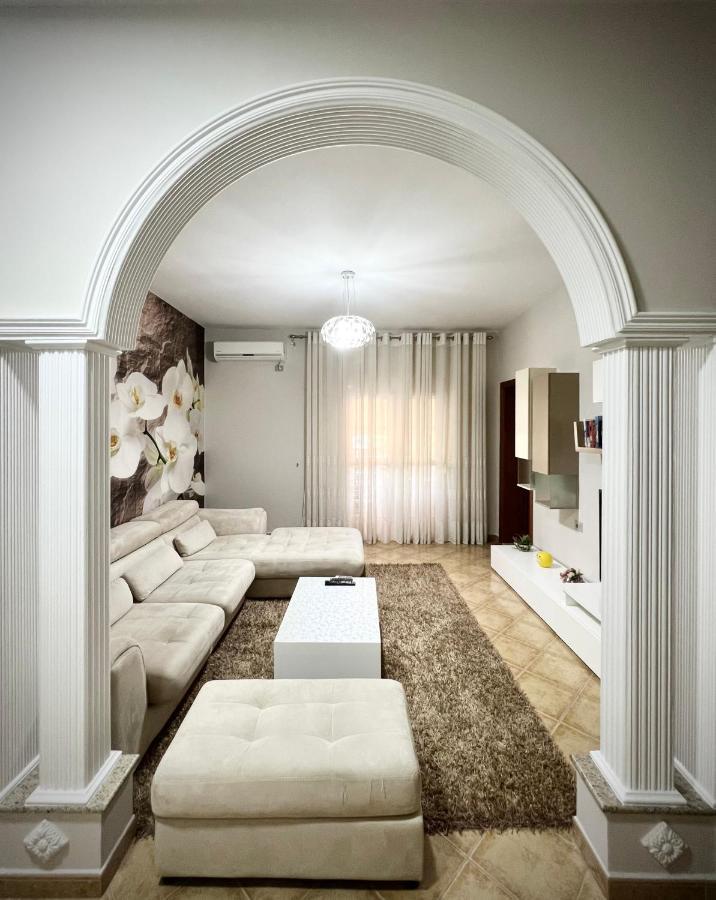 Sunkissed Centre Apartment Vlorë Eksteriør billede