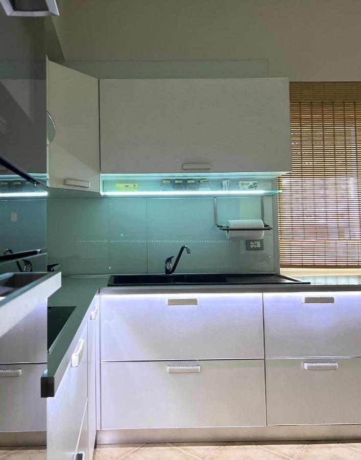 Sunkissed Centre Apartment Vlorë Eksteriør billede
