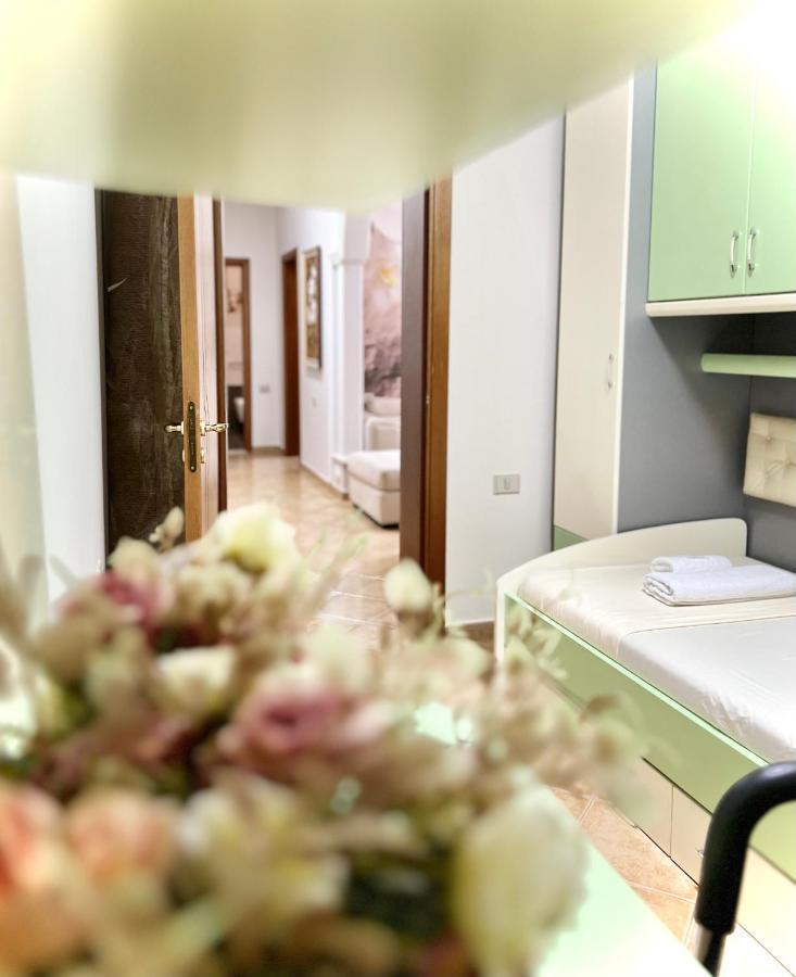Sunkissed Centre Apartment Vlorë Eksteriør billede